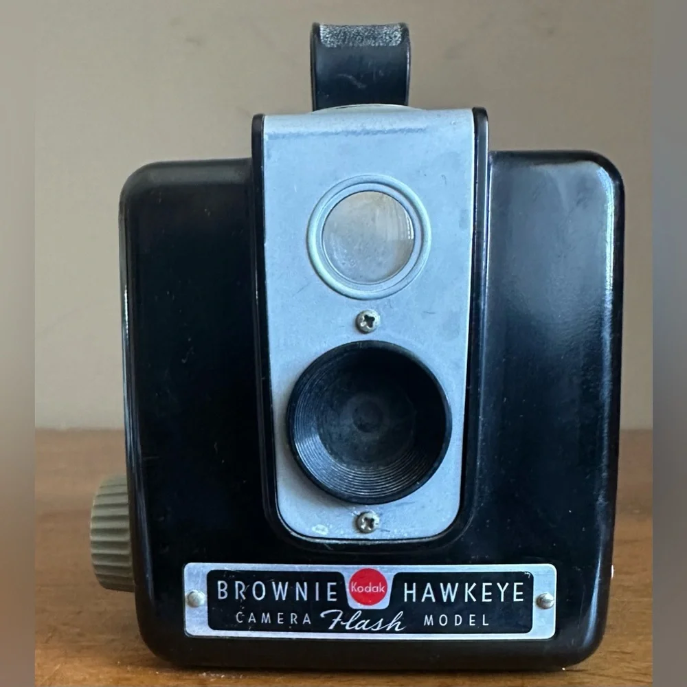 Vintage Kodak Brownie Hawkeye Flash Outfit Model Camera